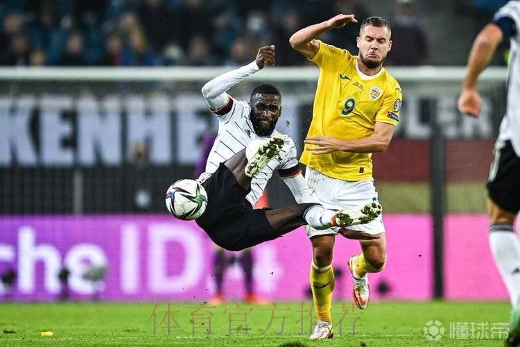 天空体育:吕迪格经纪人与皇马及巴黎进行持续对话